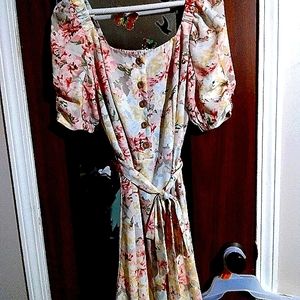 Woman's Lula Roe medium/petite short-sleeved dress/ short